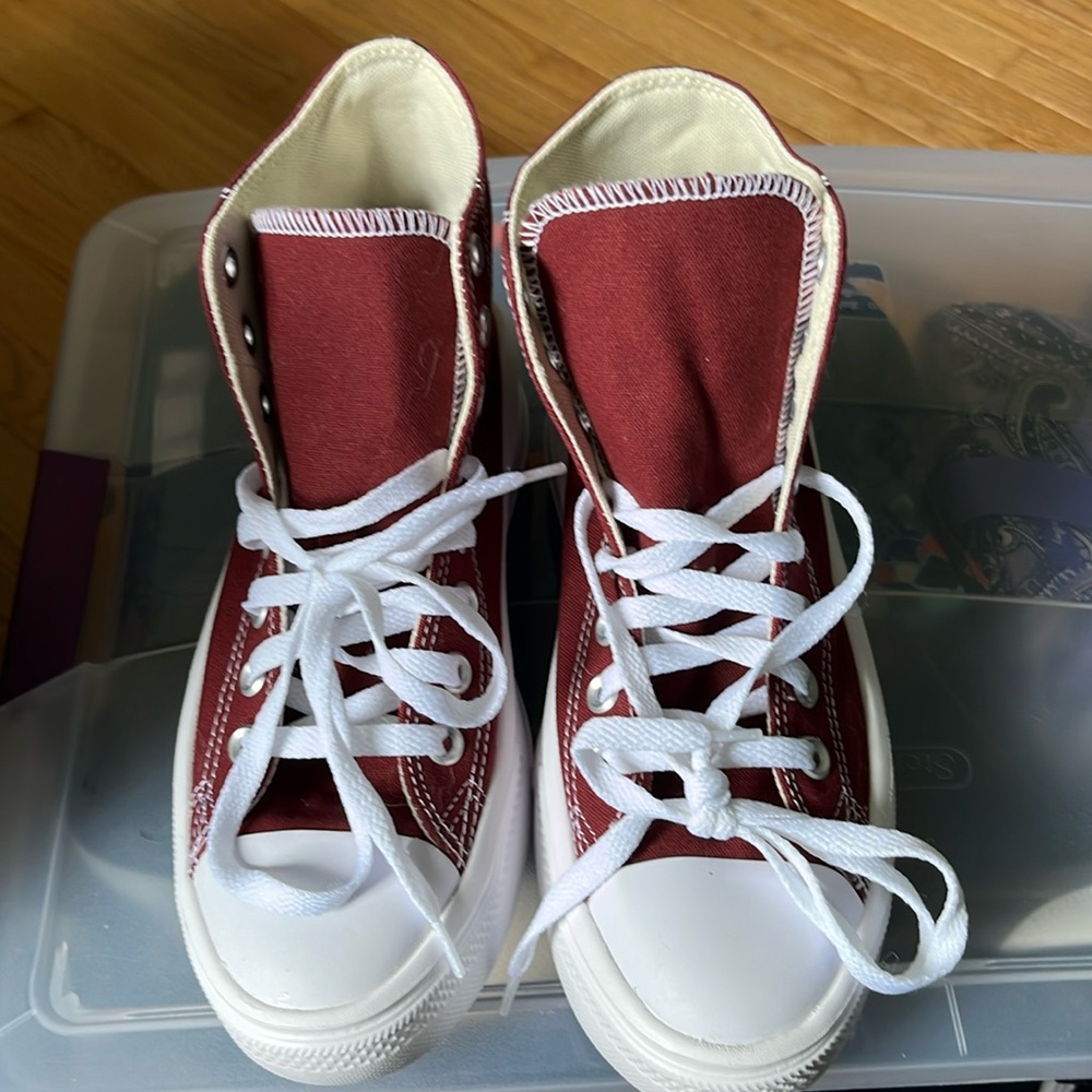 Brand new converse sneakers burgundy